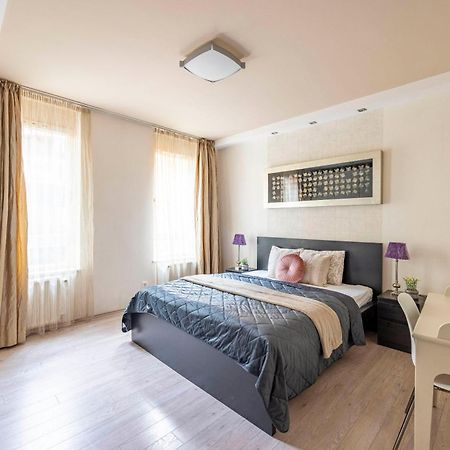 בודפשט Exclusive Central Suite With Balcony By Prestige Homes מראה חיצוני תמונה