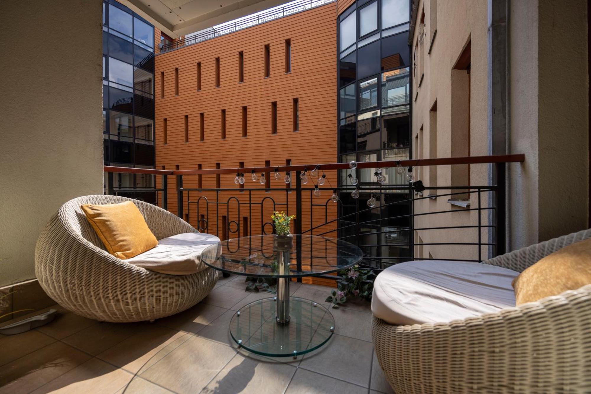בודפשט Exclusive Central Suite With Balcony By Prestige Homes מראה חיצוני תמונה