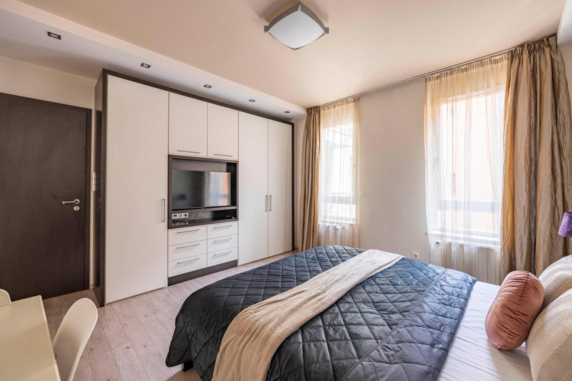 בודפשט Exclusive Central Suite With Balcony By Prestige Homes מראה חיצוני תמונה